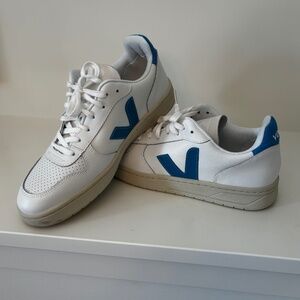 Men’s Veja Sneakers Size 10